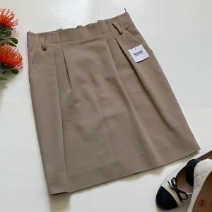 Moschino amazing skirt new with tags size 4 US